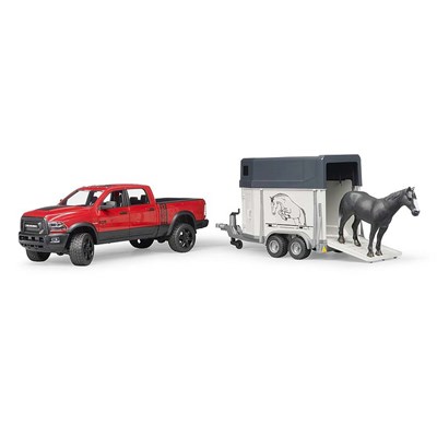 Dodge RAM 2500 med hestetrailer og hest